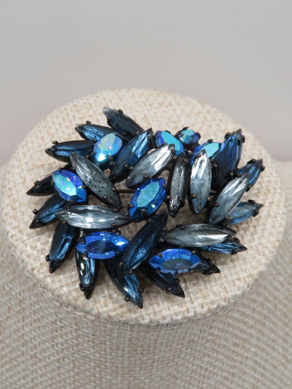 Vintage Regency Blue Clear Rhinestone Cluster Brooch